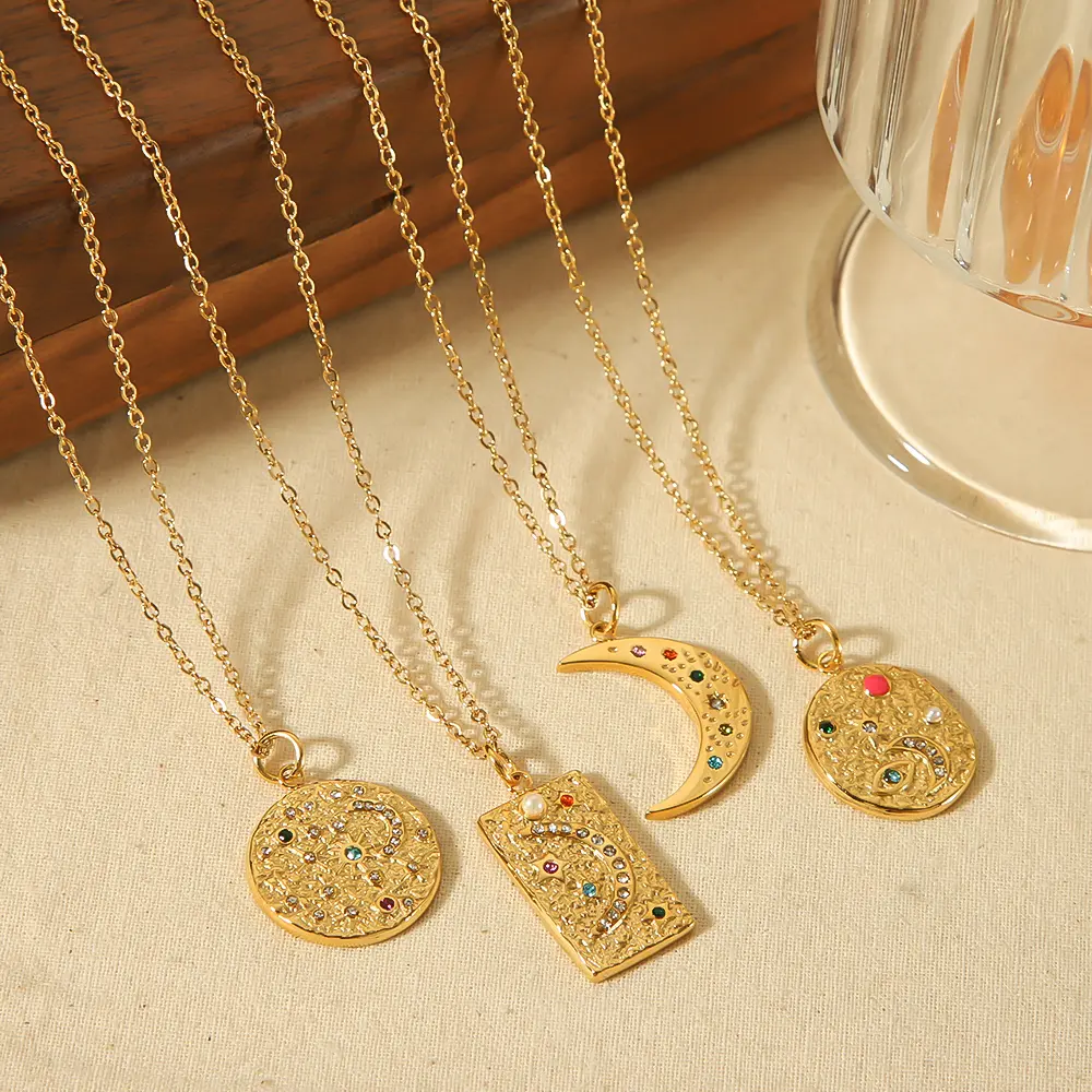 1 Piece Classic Retro Style Round Shape Stainless Steel 18K Gold Plated Inlay Rhinestones Women's Pendant Necklaces 